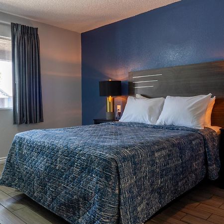 Pala Motel Pomona Room photo